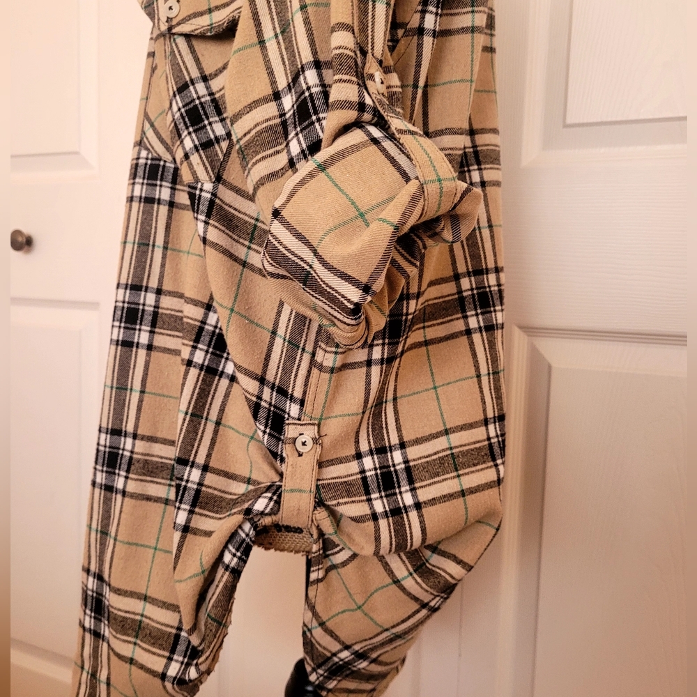 🤎 Plaid Shirt - Picture 2 of 4
